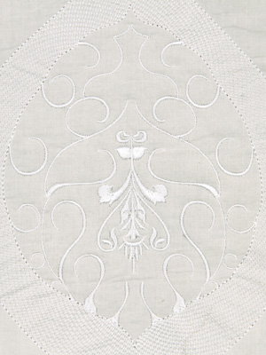 QUILTED SCROLL SNOW
