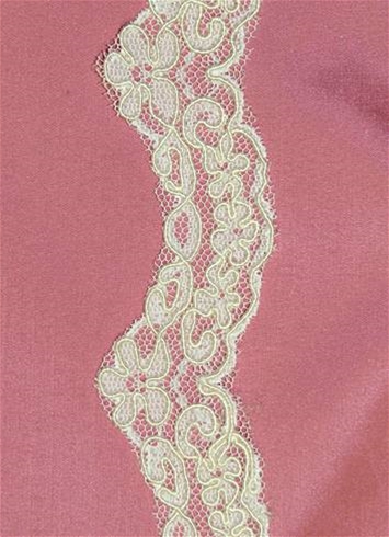 P60016 Ivory Alencon Lace Trim