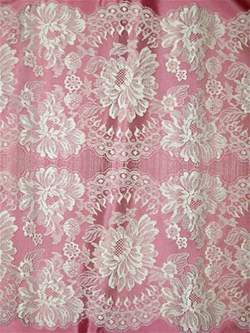 P B126 Ivory Chantilly Lace 2.33 yard piece