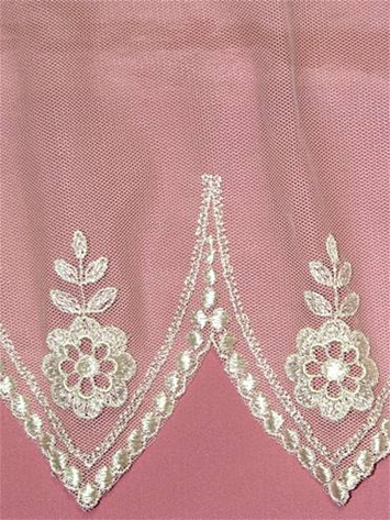PS30202 Ivory Shiffli Lace